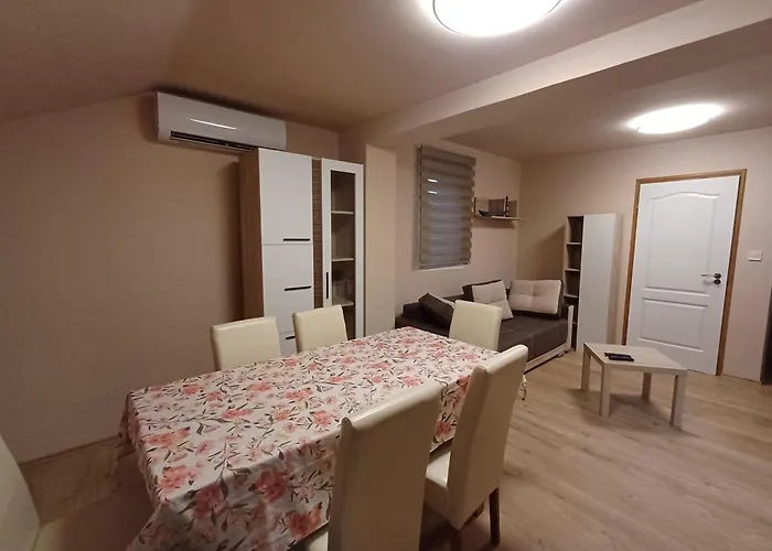 Akacos Vendeghaz Toserdo Case de vacanță